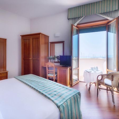 Astura Palace Hotel Nettuno Ngoại thất bức ảnh