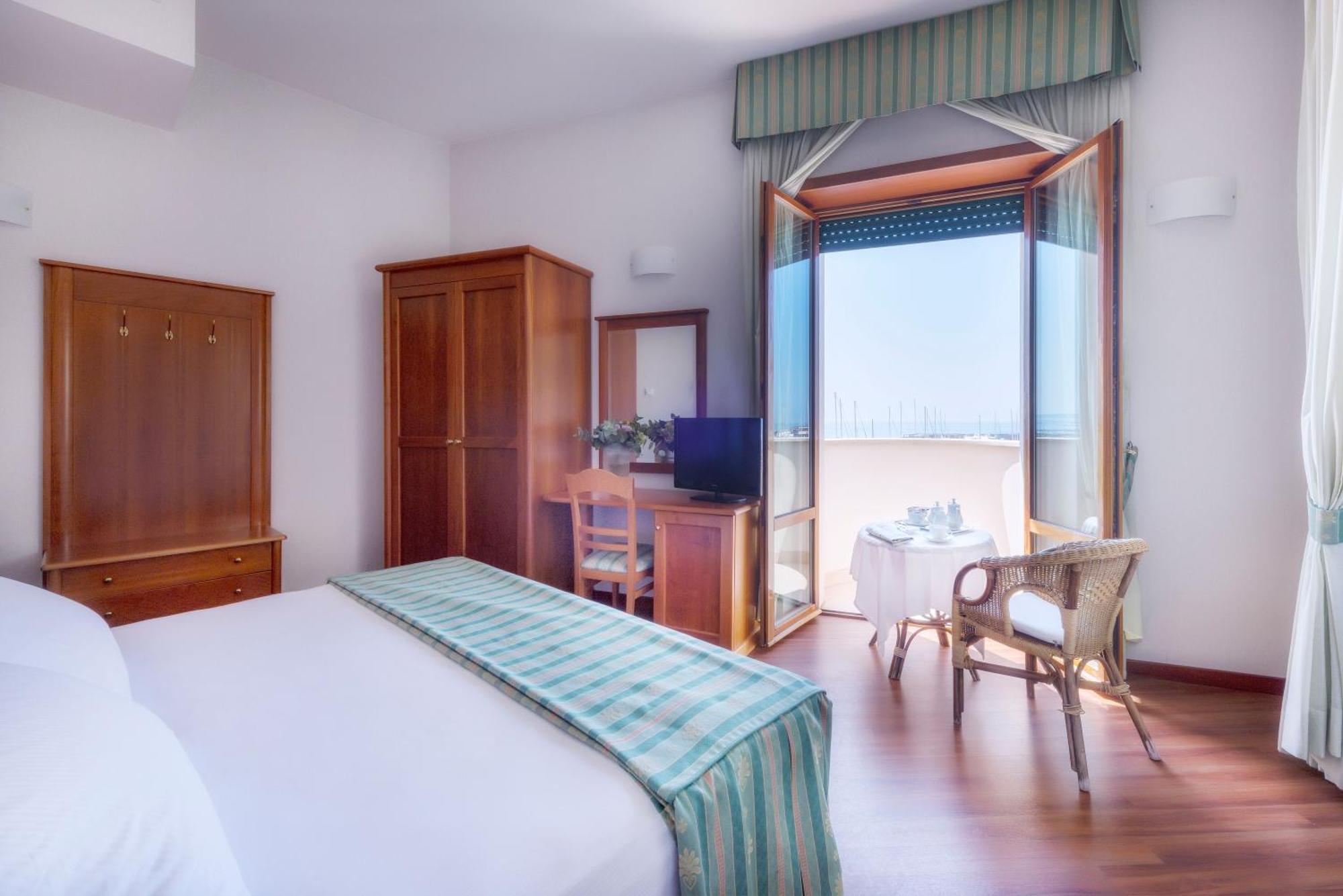 Astura Palace Hotel Nettuno Ngoại thất bức ảnh